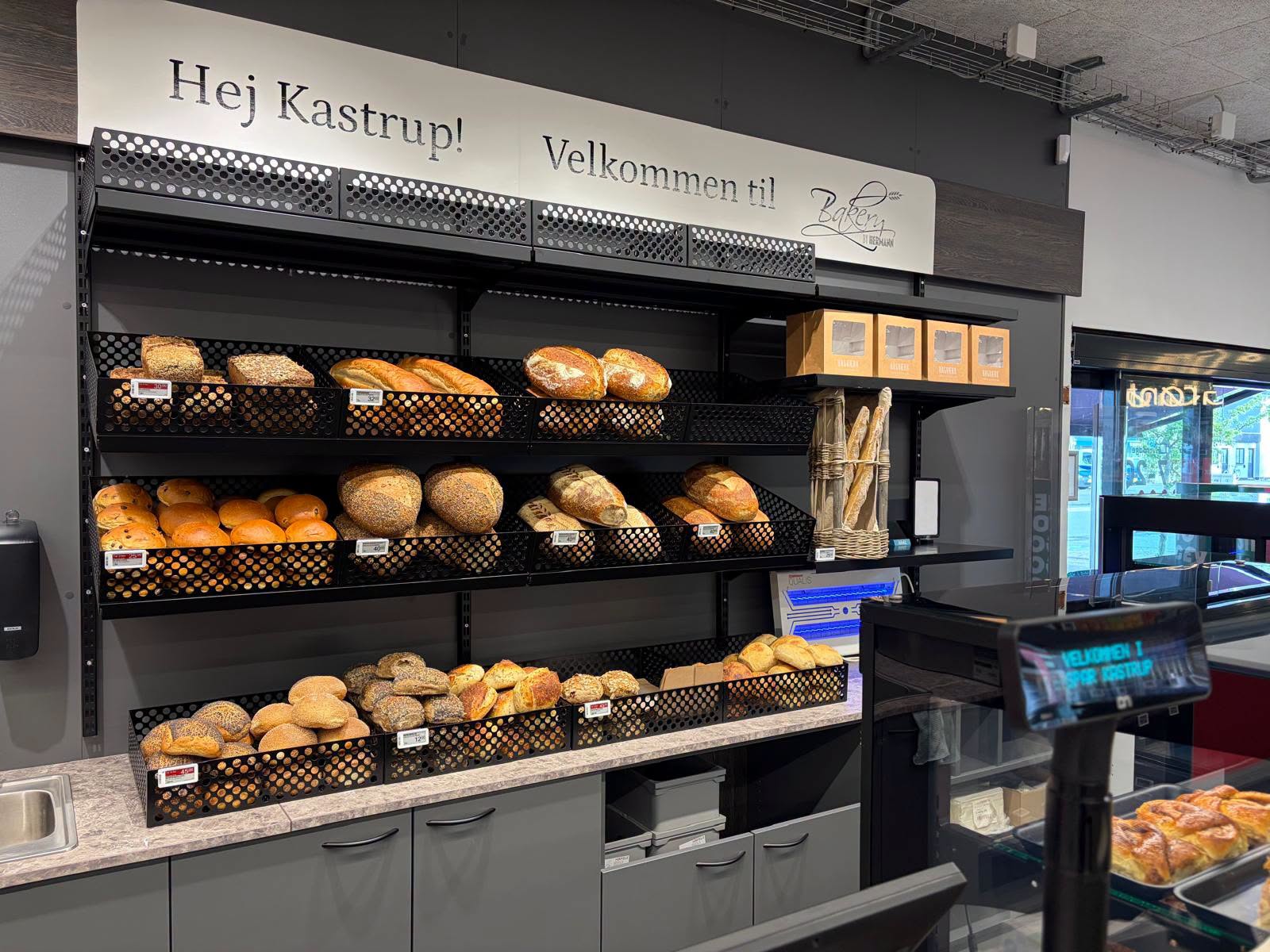 Brødhylde i butikken